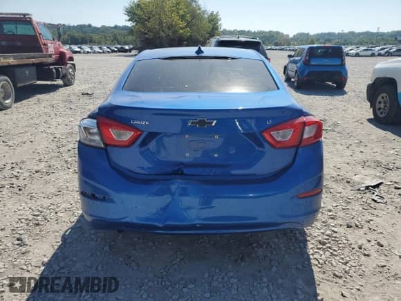 2018 Chevrolet Cruze LT z VIN 1G1BE5SM3J7247196, wystawiony jako Copart lot #71888795 z przebiegiem 88 509 mil mil oraz Szkoda całkowita • Salvage title. Historia ofert i sprzedaży dostępna na DreamBid. Obrazek 6.