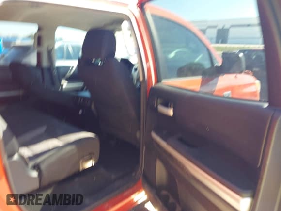 ✅ 2017 Toyota Tundra SR5 • VIN: 5TFEW5F19HX228776 • Лот: 43440954. Опубликован ранее на IAAI с пробегом 188 561 миль. Бесплатный доступ к архиву аукционных продаж из США и подробный отчёт об истории автомобиля на DreamBid. Изображение 8.