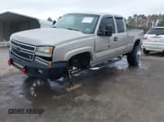 ✅ 2006 Chevrolet Silverado 2500HD LT2 • VIN: 1GCHK29U56E120712 • Lot: 41945423. Wystawiony na IAAI z przebiegiem 277 045 mil. Bezpłatny archiwum sprzedaży aukcyjnych z USA i szczegółowy raport historii pojazdu na DreamBid. Zdjęcie 17.