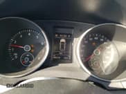 ✅ 2013 Volkswagen Golf • VIN: WVWDB7AJ6DW141752 • Лот: 75061034. Опубликован ранее на Copart с пробегом 90 216 миль. Бесплатный доступ к архиву аукционных продаж из США и подробный отчёт об истории автомобиля на DreamBid. Изображение 9.