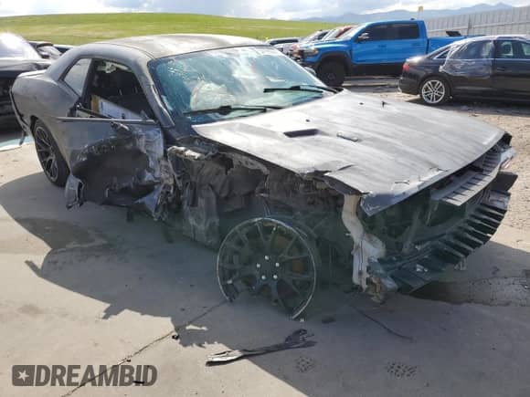 2010 Dodge Challenger R/T Classic z VIN 2B3CJ5DT4AH314048, wystawiony jako Copart lot #54798084 z przebiegiem Nie podano mil oraz Szkoda całkowita • Salvage title. Historia ofert i sprzedaży dostępna na DreamBid. Obrazek 4.