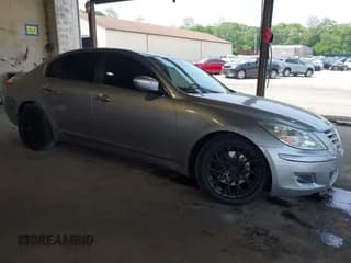 ✅ 2009 Hyundai Genesis • VIN: KMHGC46F89U051921 • Лот: 42442023. Опубликован ранее на IAAI с пробегом 69 250 миль. Бесплатный доступ к архиву аукционных продаж из США и подробный отчёт об истории автомобиля на DreamBid. Изображение 1.
