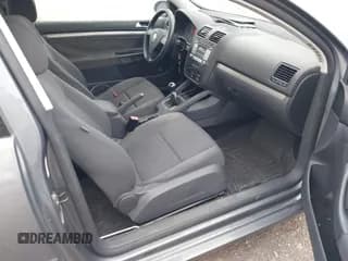 ✅ 2008 Volkswagen Rabbit S • VIN: WVWAA71K78W275478 • Lot: 43514632. Wystawiony na IAAI z przebiegiem 118 954 mil. Bezpłatny archiwum sprzedaży aukcyjnych z USA i szczegółowy raport historii pojazdu na DreamBid. Zdjęcie 5.