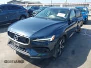 ✅ 2022 Volvo V60 • VIN: YV4102WK5N2092045 • Lot: 41793442. Wystawiony na IAAI z przebiegiem 38 892 mil. Bezpłatny archiwum sprzedaży aukcyjnych z USA i szczegółowy raport historii pojazdu na DreamBid. Zdjęcie 2.