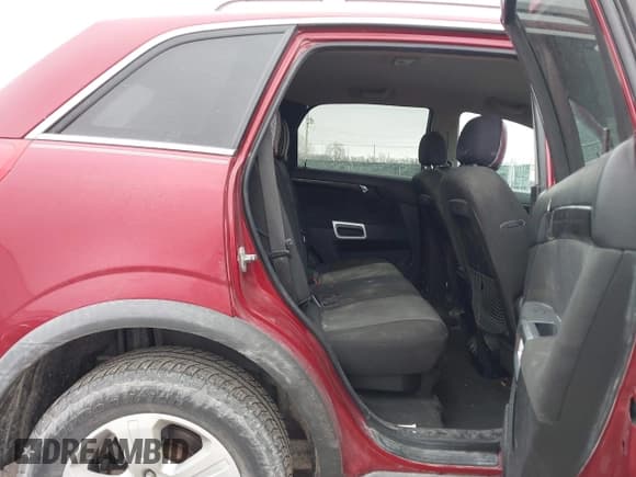 ✅ 2013 Chevrolet Captiva Sport LS • VIN: 3GNAL2EK8DS598538 • Lot: 41464085. Wystawiony na IAAI z przebiegiem 200 865 mil. Bezpłatny archiwum sprzedaży aukcyjnych z USA i szczegółowy raport historii pojazdu na DreamBid. Zdjęcie 8.