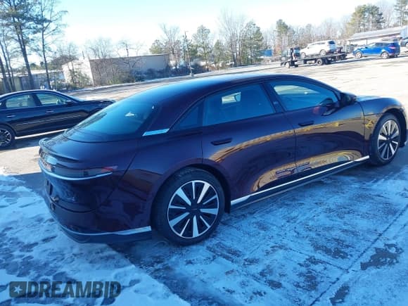 ✅ 2023 Lucid Air Pure • VIN: 50EA1PFA5PA006306 • Lot: 41235791. Wystawiony na IAAI z przebiegiem 5 240 mil. Bezpłatny archiwum sprzedaży aukcyjnych z USA i szczegółowy raport historii pojazdu na DreamBid. Zdjęcie 4.