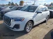 ✅ 2025 Audi Q7 Premium Plus • VIN: WA1LCBF77SD006792 • Лот: 40974266. Опубликован ранее на IAAI с пробегом 6 554 миль. Бесплатный доступ к архиву аукционных продаж из США и подробный отчёт об истории автомобиля на DreamBid. Изображение 2.