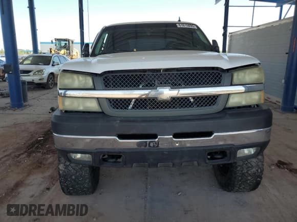 ✅ 2006 Chevrolet Silverado 2500HD LT2 • VIN: 1GCHK23U06F156181 • Lot: 61015095. Wystawiony na Copart z przebiegiem Nie podano. Bezpłatny archiwum sprzedaży aukcyjnych z USA i szczegółowy raport historii pojazdu na DreamBid. Zdjęcie 5.