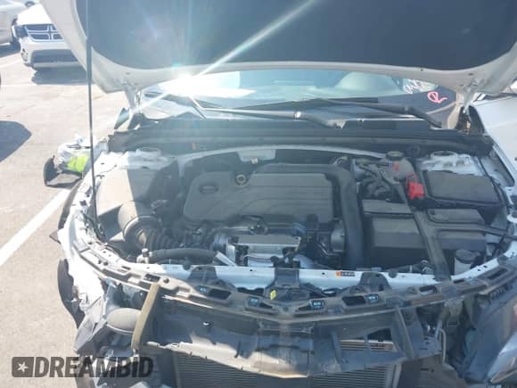 2020 Chevrolet Malibu RS z VIN 1G1ZG5STXLF157214, wystawiony jako IAAI lot #43240328 z przebiegiem 35 970 mil mil oraz . Historia ofert i sprzedaży dostępna na DreamBid. Obrazek 10.