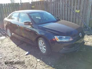 ✅ 2014 Volkswagen Jetta SE • VIN: 3VWD17AJ8EM384514 • Lot: 43725688. Wystawiony na IAAI z przebiegiem 159 880 mil. Bezpłatny archiwum sprzedaży aukcyjnych z USA i szczegółowy raport historii pojazdu na DreamBid. Zdjęcie 1.
