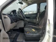 ✅ 2017 Dodge Grand Caravan SE • VIN: 2C7WDGBG9HR738806 • Lot: 85950675. Wystawiony na Copart z przebiegiem 145 436 mil. Bezpłatny archiwum sprzedaży aukcyjnych z USA i szczegółowy raport historii pojazdu na DreamBid. Zdjęcie 7.