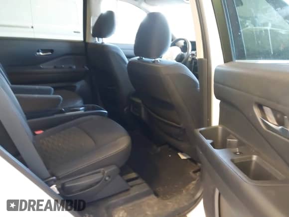 2022 Nissan Pathfinder SV z VIN 5N1DR3BD7NC234940, wystawiony jako IAAI lot #42806846 z przebiegiem 119 082 mil mil oraz . Historia ofert i sprzedaży dostępna na DreamBid. Obrazek 8.