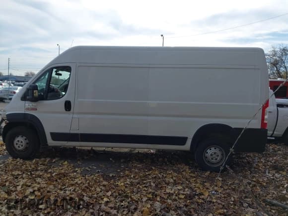 ✅ 2021 Ram ProMaster Cargo • VIN: 3C6LRVDG9ME547165 • Lot: 43605239. Listed on IAAI with 80,941 mi. Free auction sales archive from the USA and detailed vehicle history report at DreamBid. Image 3.