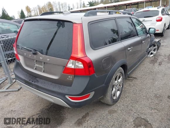 ✅ 2008 Volvo XC70 • VIN: YV4BZ982381036891 • Lot: 43777978. Listed on IAAI with 85,588 mi. Free auction sales archive from the USA and detailed vehicle history report at DreamBid. Image 4.