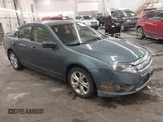 ✅ 2012 Ford Fusion SE • VIN: 3FAHP0HA1CR301799 • Lot: 43825453. Wystawiony na IAAI z przebiegiem 142 724 mil. Bezpłatny archiwum sprzedaży aukcyjnych z USA i szczegółowy raport historii pojazdu na DreamBid. Zdjęcie 1.