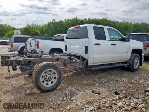 ✅ 2019 Chevrolet Silverado 2500HD Work Truck • VIN: 2GB2CREGXK1205895 • Лот: 63804275. Опубликован ранее на Copart с пробегом 108 520 миль. Бесплатный доступ к архиву аукционных продаж из США и подробный отчёт об истории автомобиля на DreamBid. Изображение 3.