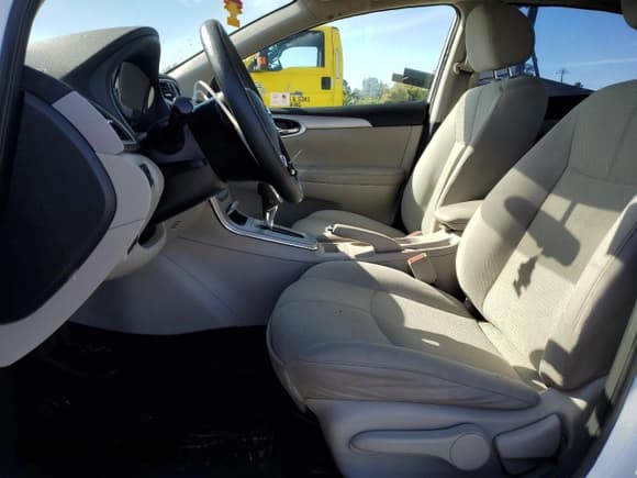 ✅ 2015 Nissan Sentra SV • VIN: 3N1AB7AP9FY359318 • Lot: 71462495. Wystawiony na Copart z przebiegiem 124 270 mil. Bezpłatny archiwum sprzedaży aukcyjnych z USA i szczegółowy raport historii pojazdu na DreamBid. Zdjęcie 7.