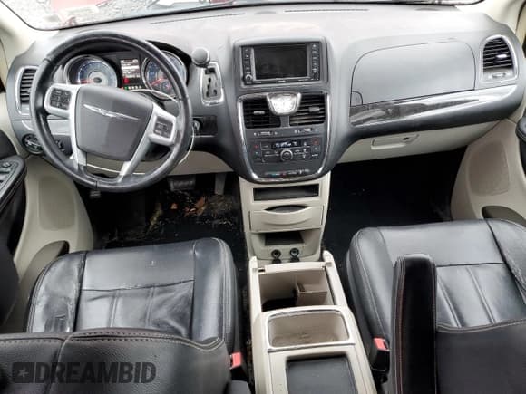 ✅ 2013 Chrysler Town & Country Touring • VIN: 2C4RC1BG3DR820972 • Lot: 91468485. Listed on Copart with 176,654 mi. Free auction sales archive from the USA and detailed vehicle history report at DreamBid. Image 8.