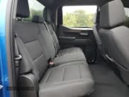 ✅ 2022 Chevrolet Silverado 1500 RST • VIN: 1GCUDEED9NZ593570 • Lot: 81027695. Wystawiony na Copart z przebiegiem 57 319 mil. Bezpłatny archiwum sprzedaży aukcyjnych z USA i szczegółowy raport historii pojazdu na DreamBid. Zdjęcie 10.