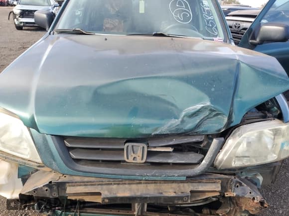 ✅ 2000 Honda CR-V LX • VIN: JHLRD1847YC013284 • Lot: 65856185. Wystawiony na Copart z przebiegiem 187 582 mil. Bezpłatny archiwum sprzedaży aukcyjnych z USA i szczegółowy raport historii pojazdu na DreamBid. Zdjęcie 12.