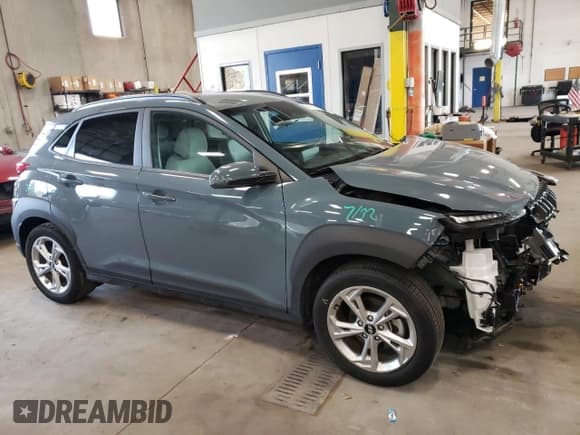 ✅ 2022 Hyundai Kona SEL • VIN: KM8K62AB4NU888475 • Лот: 69370304. Опубликован ранее на Copart с пробегом 13 872 миль. Бесплатный доступ к архиву аукционных продаж из США и подробный отчёт об истории автомобиля на DreamBid. Изображение 4.