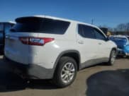 ✅ 2018 Chevrolet Traverse LS • VIN: 1GNERFKW7JJ127542 • Lot: 88205185. Wystawiony na Copart z przebiegiem 94 201 mil. Bezpłatny archiwum sprzedaży aukcyjnych z USA i szczegółowy raport historii pojazdu na DreamBid. Zdjęcie 3.