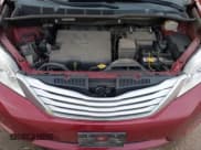 ✅ 2013 Toyota Sienna XLE • VIN: 5TDDK3DC1DS068215 • Lot: 41610737. Wystawiony na IAAI z przebiegiem 168 186 mil. Bezpłatny archiwum sprzedaży aukcyjnych z USA i szczegółowy raport historii pojazdu na DreamBid. Zdjęcie 10.