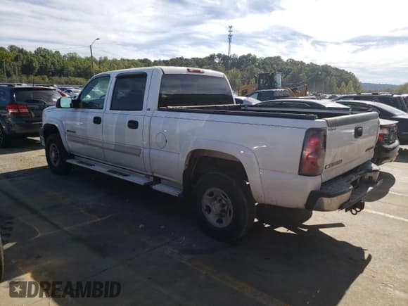 ✅ 2004 Chevrolet Silverado 2500HD LT • VIN: 1GCHC23U54F143906 • Lot: 73301724. Listed on Copart with 196,811 mi. Free auction sales archive from the USA and detailed vehicle history report at DreamBid. Image 2.