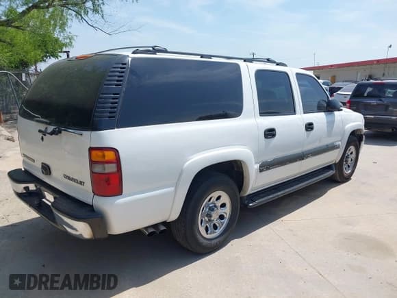 ✅ 2003 Chevrolet Suburban LT • VIN: 1GNEC16Z83J143261 • Лот: 42065509. Опубликован ранее на IAAI с пробегом 217 109 миль. Бесплатный доступ к архиву аукционных продаж из США и подробный отчёт об истории автомобиля на DreamBid. Изображение 4.