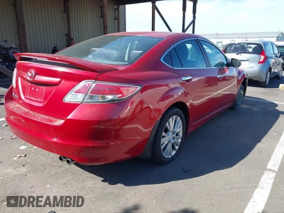 ✅ 2010 Mazda 6 i Touring • VIN: 1YVHZ8CH5A5M19324 • Lot: 43263230. Wystawiony na IAAI z przebiegiem 186 617 mil. Bezpłatny archiwum sprzedaży aukcyjnych z USA i szczegółowy raport historii pojazdu na DreamBid. Zdjęcie 4.
