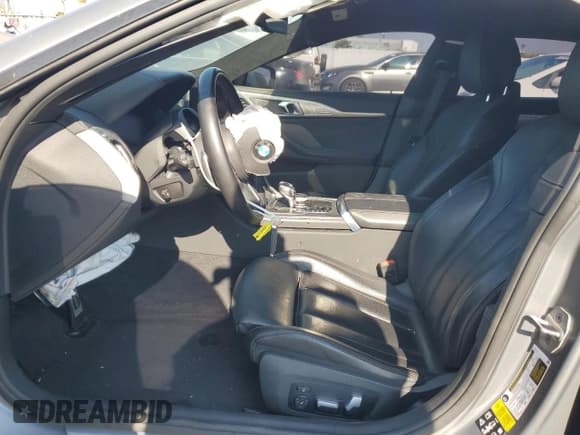 ✅ 2023 BMW 8 Series M850i • VIN: WBAGV8C0XPCK42813 • Lot: 41823805. Wystawiony na Copart z przebiegiem Nie podano. Bezpłatny archiwum sprzedaży aukcyjnych z USA i szczegółowy raport historii pojazdu na DreamBid. Zdjęcie 7.