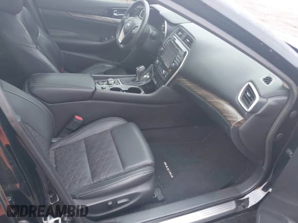 ✅ 2016 Nissan Maxima Platinum • VIN: 1N4AA6AP8GC383782 • Lot: 42668619. Listed on IAAI with 76,979 mi. Free auction sales archive from the USA and detailed vehicle history report at DreamBid. Image 5.