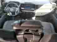 2025 Chevrolet Silverado 1500 LT z VIN 1GCUKDED9SZ170774, wystawiony jako Copart lot #85419015 z przebiegiem 23 616 mil mil oraz Czysty tytuł • Clean title. Historia ofert i sprzedaży dostępna na DreamBid. Obrazek 8.