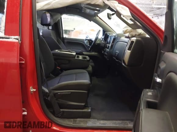 ✅ 2019 Chevrolet Silverado 1500 LT • VIN: 2GCVKPEC0K1114048 • Lot: 43668162. Wystawiony na IAAI z przebiegiem 106 363 mil. Bezpłatny archiwum sprzedaży aukcyjnych z USA i szczegółowy raport historii pojazdu na DreamBid. Zdjęcie 5.