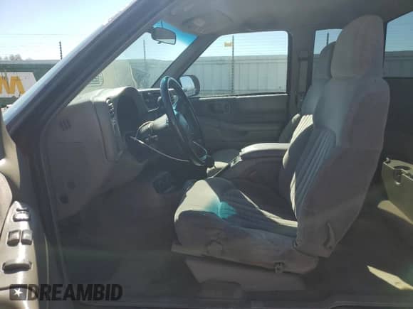 2001 Chevrolet S-10 LS ZR2 с VIN 1GCCT19W218112531, выставлен на аукционе Copart как лот 82270515 с пробегом 199 172 миль миль и Списание • Salvage title. История ставок и продаж доступна на DreamBid. Изображение 7.