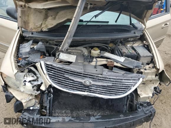 ✅ 2001 Chrysler Town & Country Limited • VIN: 2C8GP64L01R146616 • Lot: 67838255. Wystawiony na Copart z przebiegiem 295 939 mil. Bezpłatny archiwum sprzedaży aukcyjnych z USA i szczegółowy raport historii pojazdu na DreamBid. Zdjęcie 12.