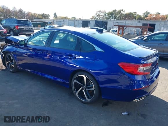 ✅ 2021 Honda Accord Sport • VIN: 1HGCV2F39MA033575 • Лот: 43518772. Опубликован ранее на IAAI с пробегом 62 098 миль. Бесплатный доступ к архиву аукционных продаж из США и подробный отчёт об истории автомобиля на DreamBid. Изображение 3.