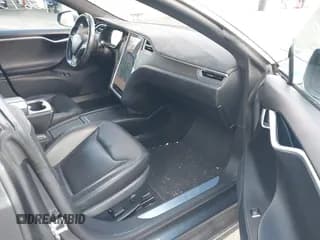 ✅ 2016 Tesla Model S 90D • VIN: 5YJSA1E23GF154185 • Lot: 43673264. Listed on IAAI with 68,137 mi. Free auction sales archive from the USA and detailed vehicle history report at DreamBid. Image 5.