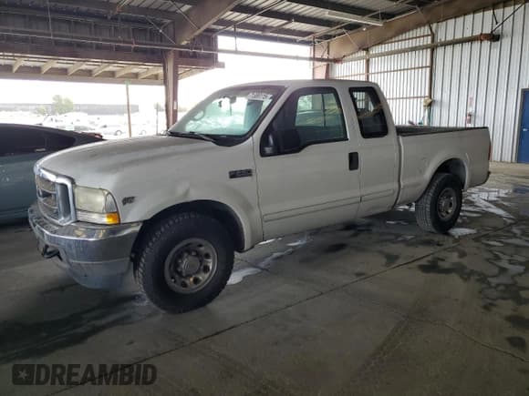 ✅ 2002 Ford F-250 XL • VIN: 1FTNX20L02EB21107 • Lot: 71389115. Listed on Copart with 425,010 mi. Free auction sales archive from the USA and detailed vehicle history report at DreamBid. Image 1.