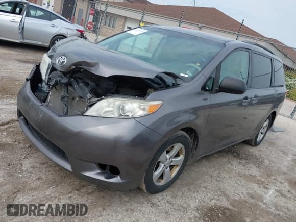 ✅ 2011 Toyota Sienna LE AAS • VIN: 5TDKK3DC8BS091026 • Лот: 42441983. Опубликован ранее на IAAI с пробегом 191 553 миль. Бесплатный доступ к архиву аукционных продаж из США и подробный отчёт об истории автомобиля на DreamBid. Изображение 2.
