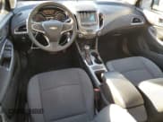 ✅ 2018 Chevrolet Cruze LT • VIN: 1G1BE5SM3J7241396 • Lot: 91491685. Wystawiony na Copart z przebiegiem 103 097 mil. Bezpłatny archiwum sprzedaży aukcyjnych z USA i szczegółowy raport historii pojazdu na DreamBid. Zdjęcie 8.