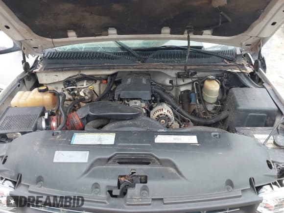 ✅ 2000 Chevrolet Silverado 2500 LS • VIN: 1GCGK29U5YE317569 • Lot: 41607650. Listed on IAAI with 299,431 mi. Free auction sales archive from the USA and detailed vehicle history report at DreamBid. Image 10.