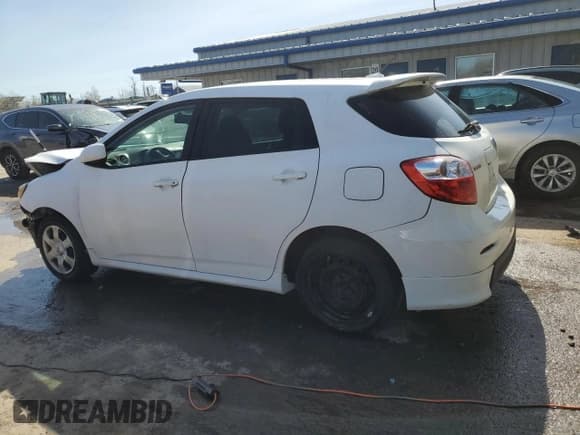 ✅ 2010 Toyota Matrix S • VIN: 2T1KE4EE9AC035889 • Lot: 54333535. Wystawiony na Copart z przebiegiem 166 206 mil. Bezpłatny archiwum sprzedaży aukcyjnych z USA i szczegółowy raport historii pojazdu na DreamBid. Zdjęcie 2.