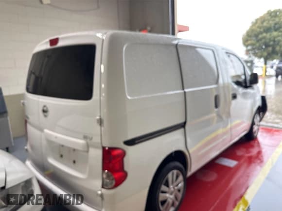 ✅ 2020 Nissan NV200 S • VIN: 3N6CM0KN8LK703690 • Lot: 43865235. Listed on IAAI with 94,901 mi. Free auction sales archive from the USA and detailed vehicle history report at DreamBid. Image 18.
