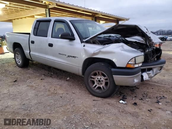 ✅ 2001 Dodge Dakota Sport • VIN: 1B7HL2AXX1S289489 • Lot: 87668325. Wystawiony na Copart z przebiegiem 210 385 mil. Bezpłatny archiwum sprzedaży aukcyjnych z USA i szczegółowy raport historii pojazdu na DreamBid. Zdjęcie 4.