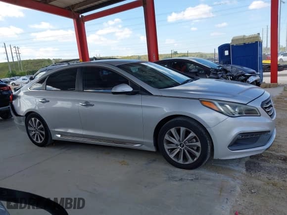 ✅ 2015 Hyundai Sonata Limited • VIN: 5NPE34AF2FH041071 • Lot: 43461843. Listed on IAAI with 142,544 mi. Free auction sales archive from the USA and detailed vehicle history report at DreamBid. Image 13.