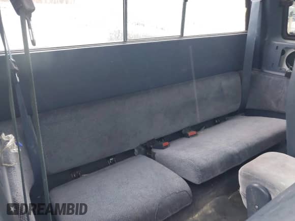 1994 Dodge Dakota z VIN 1B7GG23X0RS575506, wystawiony jako IAAI lot #40965226 z przebiegiem 89 884 mil mil oraz . Historia ofert i sprzedaży dostępna na DreamBid. Obrazek 8.