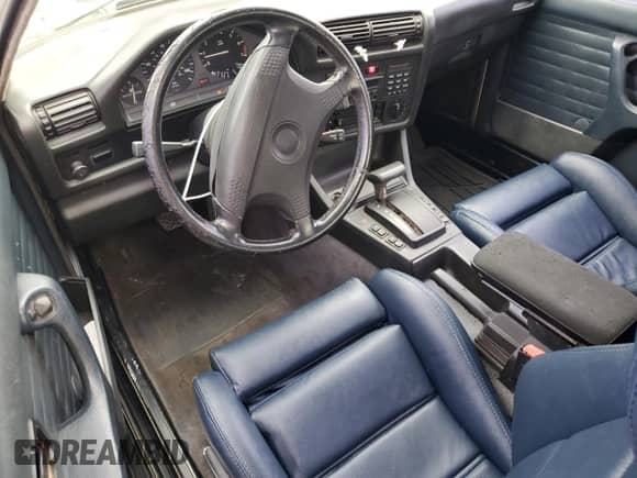 1992 BMW 3 Series z VIN WBABB2317NEC29787, wystawiony jako Copart lot #74238544 z przebiegiem 159 697 mil mil oraz Czysty tytuł • Clean title. Historia ofert i sprzedaży dostępna na DreamBid. Obrazek 8.