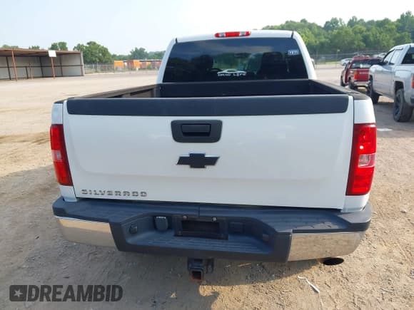 ✅ 2008 Chevrolet Silverado 2500HD 1LT • VIN: 1GCHK29K78E165815 • Lot: 42558979. Wystawiony na IAAI z przebiegiem 125 972 mil. Bezpłatny archiwum sprzedaży aukcyjnych z USA i szczegółowy raport historii pojazdu na DreamBid. Zdjęcie 16.