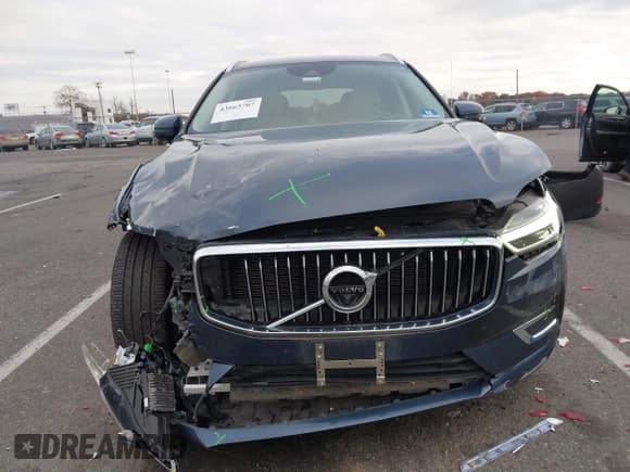 ✅ 2018 Volvo XC60 Inscription • VIN: YV4A22RL9J1042389 • Lot: 43665707. Listed on IAAI with 75,177 mi. Free auction sales archive from the USA and detailed vehicle history report at DreamBid. Image 12.